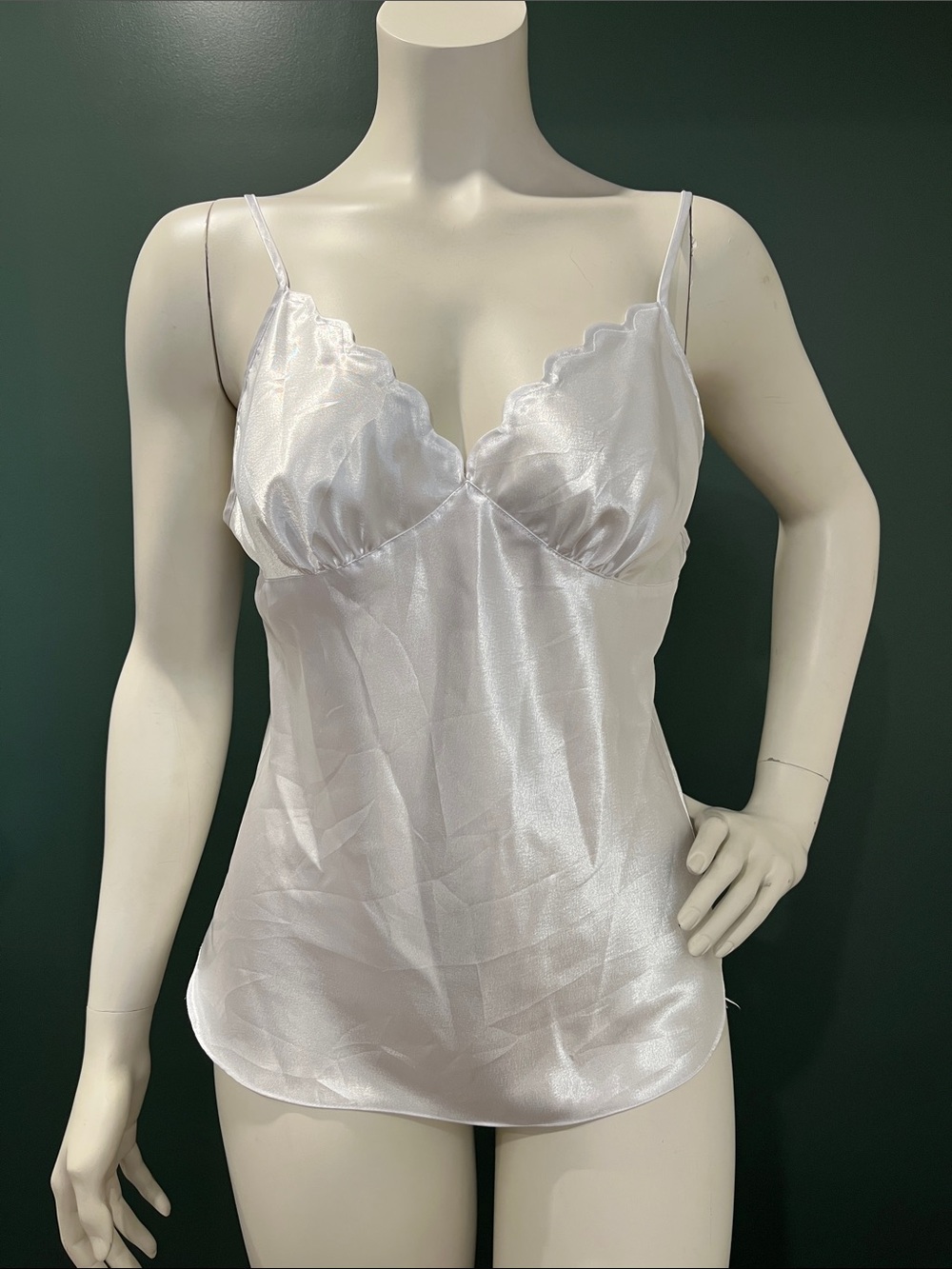 Vintage Eaton Vanity Fiar scallop sweetheart lingerie top